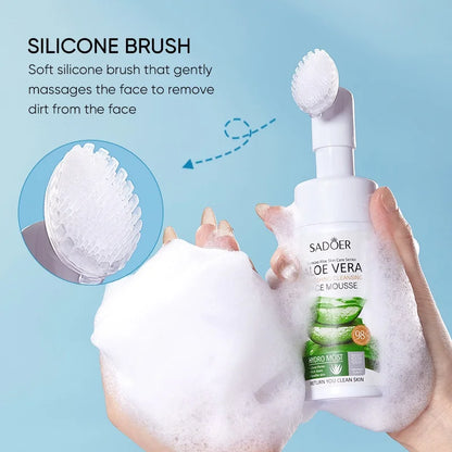 Mousse Nettoyante à l’Aloe Vera avec Brosse Intégrée – SADOER (120 ml)